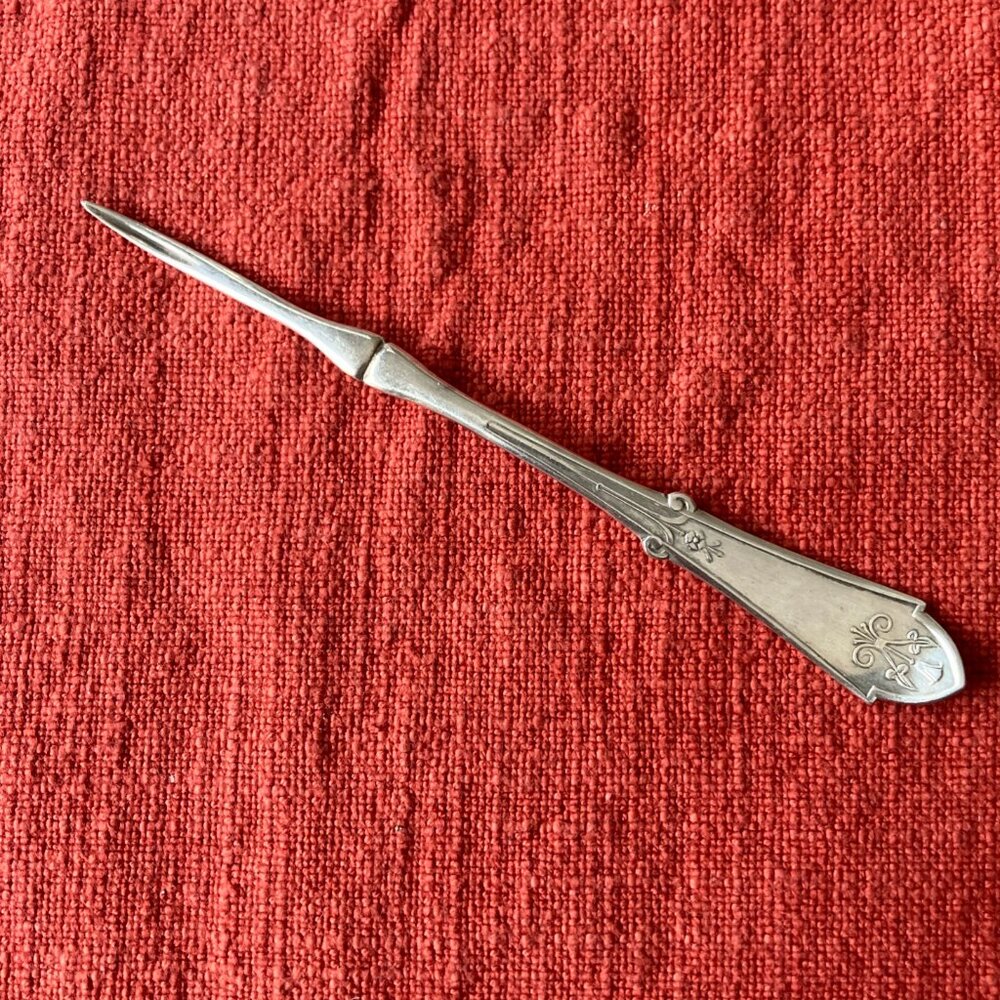 Reed & Barton Gem Silverplate 1871 Solid Nut Pick 4 3/4" No Monogram